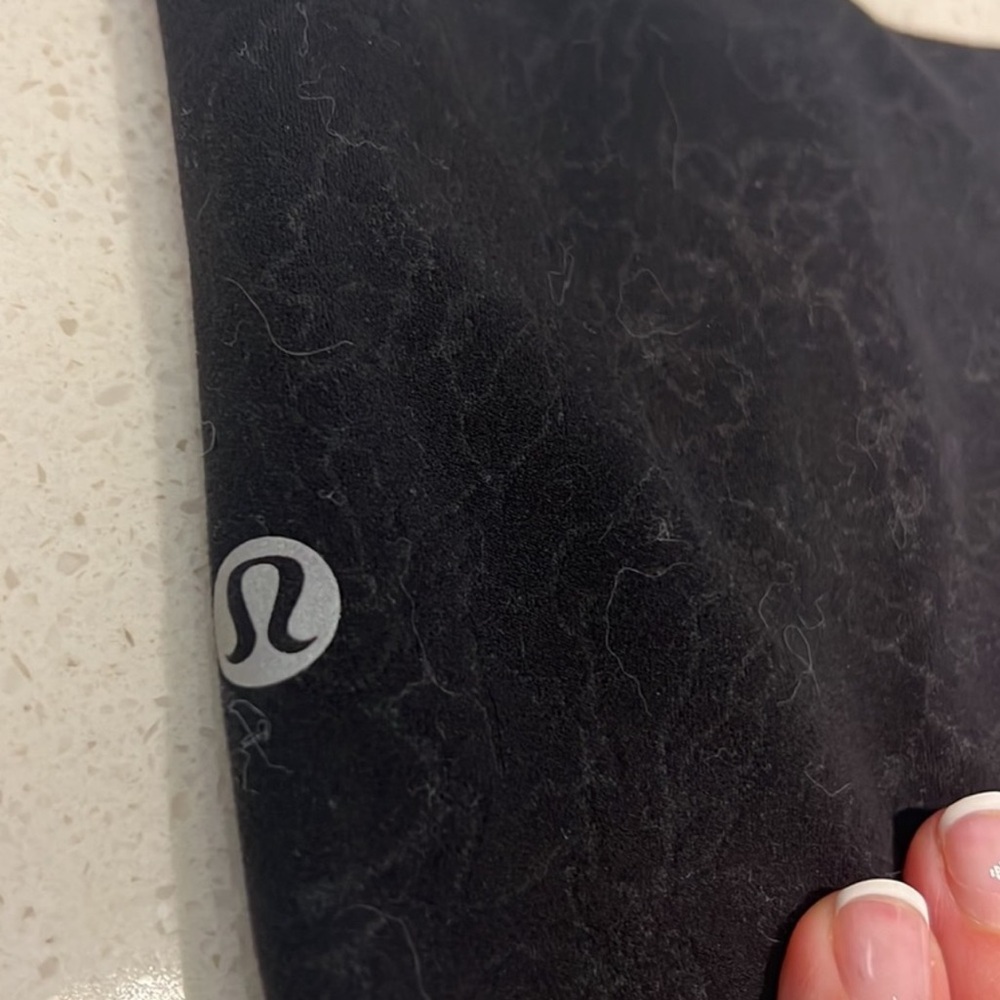 Lululemon - Picture 3 of 3